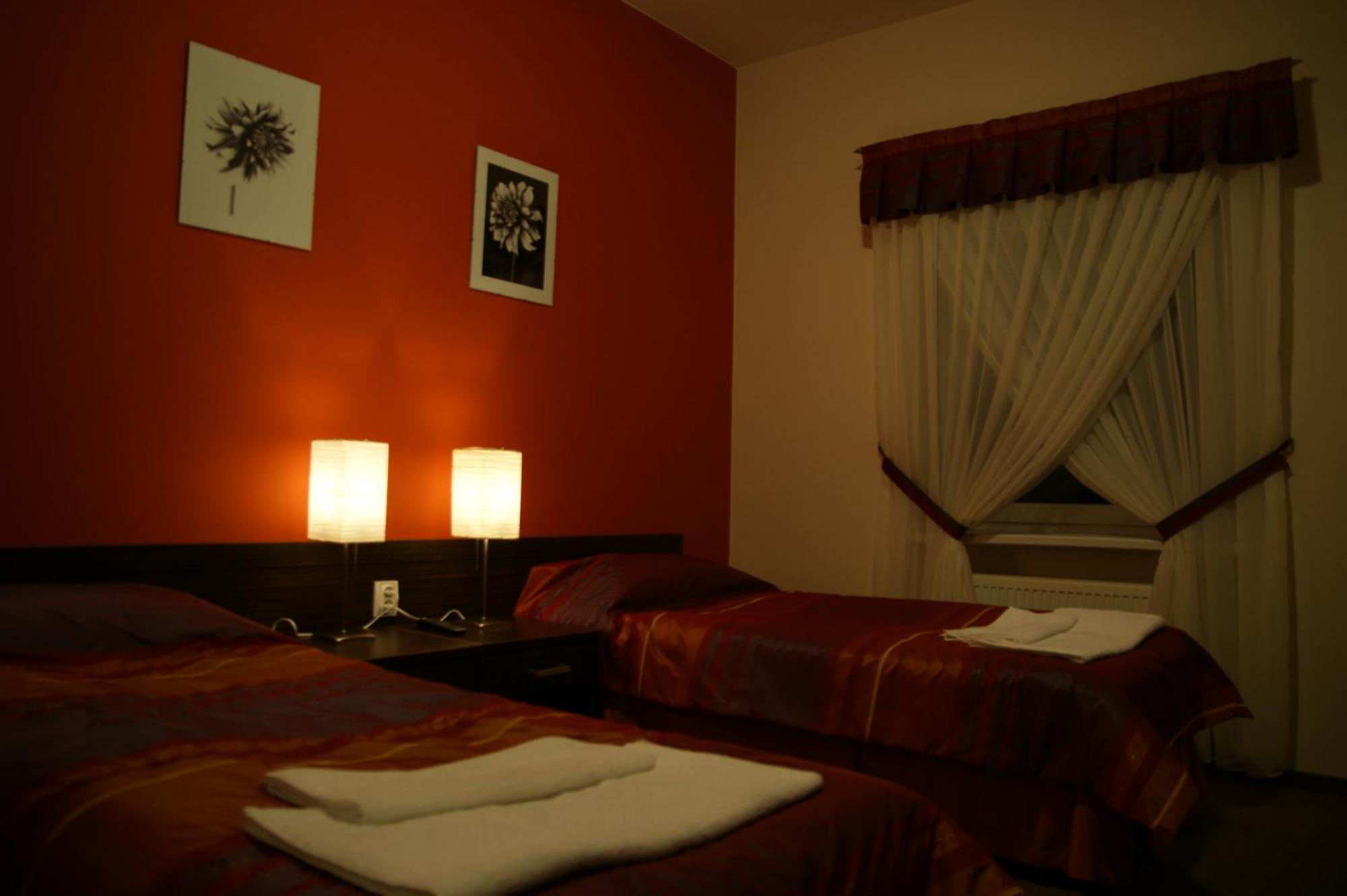 Hotel Chrobry Łęczyca Eksteriør billede